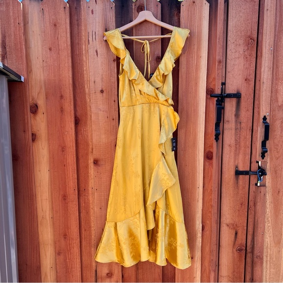 Golden Yellow Satin Floral Jacquard Faux-Wrap Midi Dress 🌿 - Picture 3 of 10